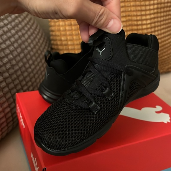 BRAND NEW PUMA kids sneakers, size 10C in black - Picture 2 of 4